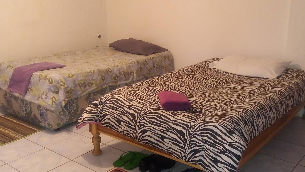 Kumunzi Backpackers Hostel Лусака Екстериор снимка