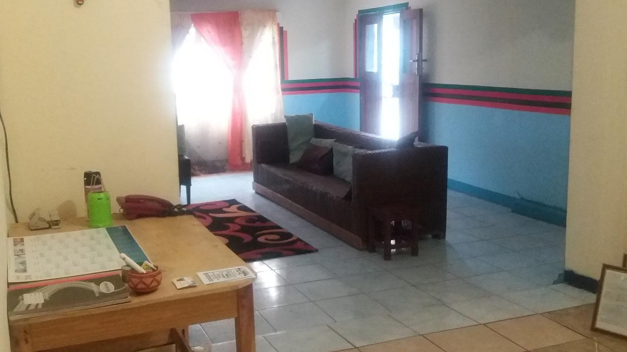 Kumunzi Backpackers Hostel Лусака Екстериор снимка