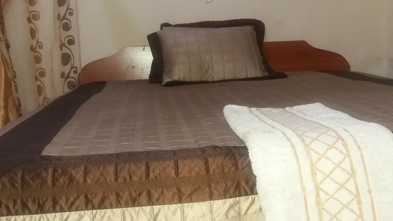 Kumunzi Backpackers Hostel Лусака Екстериор снимка